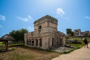 history of Playa del Carmen includes lots of old buildings like this one in the picture